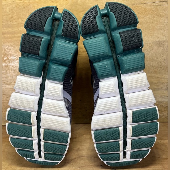 On CloudFlow REFLECTIVE Womens Size 6.5 Running Shoes Sneakers Violet Green - Picture 8 of 11